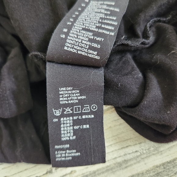 & Other Stories Cross Open Back Tank Top Black Size 6 - Picture 4 of 6